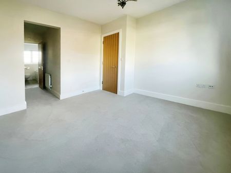 4 bed detached house to rent in Oakley Gardens, Maidenhead, SL6 - Photo 3