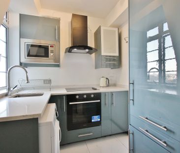 Latymer Court, Hammersmith Road, Hammersmith, London, W6 - Photo 1