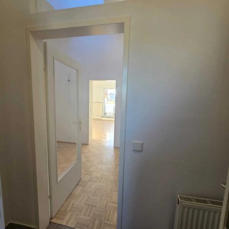 Moderne, sehr helle Dachgeschosswohnung mit hofseitiger Terrasse - 2 Zimmer - vis a vis U3 Station Enkplatz gelegen! - Photo 5