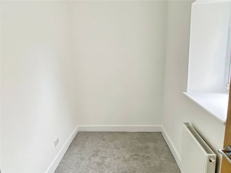 Beckett Road, Dewsbury, WF13 - Photo 4