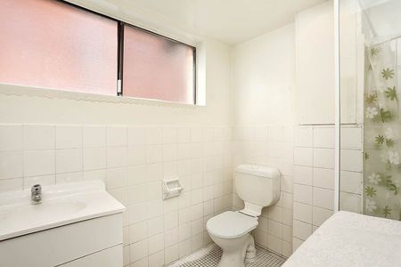 Spacious 1st Floor Unit - Photo 3