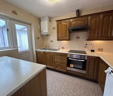 2 bedroom detached bungalow to rent - Photo 3