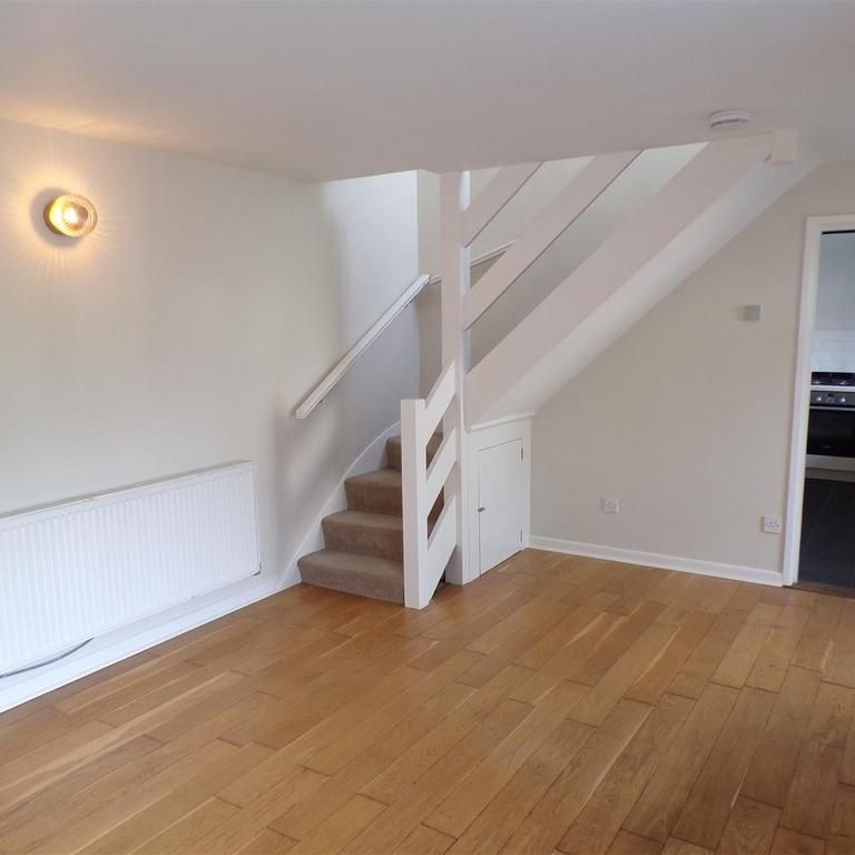 2 bedroom cottage to rent - Photo 1