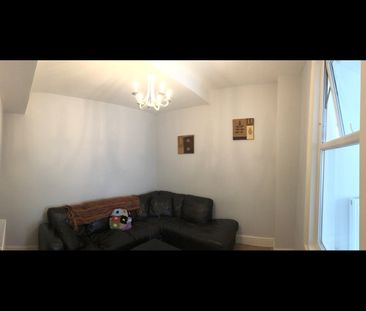 Room in a Shared House, Kingswood Road, IG3 - Photo 1