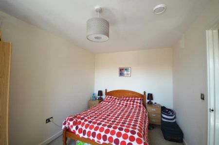 West Centre Way, LAWLEY - £825 pcm - Photo 5