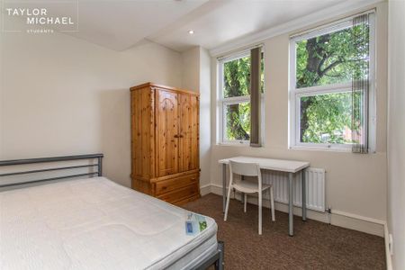 6 bedroom terraced house to rent - Photo 5