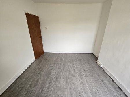 5 bedroom end of terrace house to rent - Photo 3