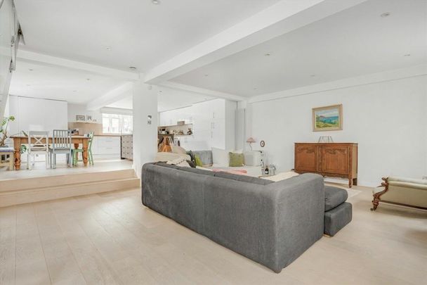 Shore Road, Hackney, E9 - Photo 1