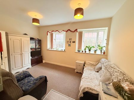 Sherborne Road, Yeovil, Somerset - Photo 3