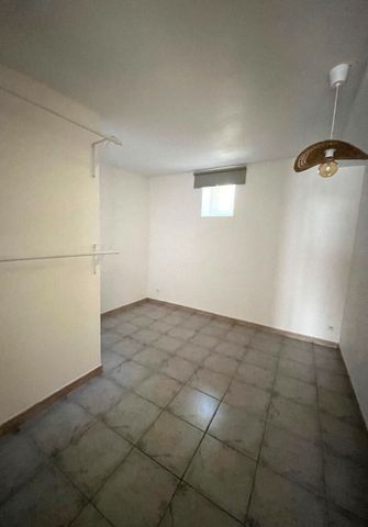 EYRAGUES - Maison de village avec 3 chambres et cour., - Photo 5