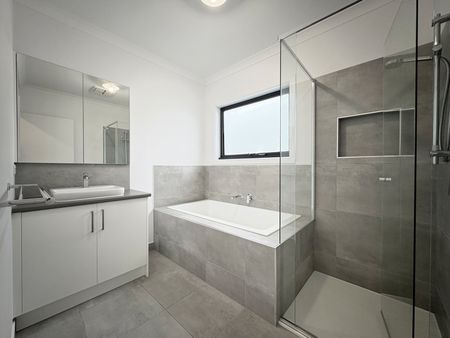 Comfort, Convenience and Added Practicality on the Cusp of East Geelong - Photo 4