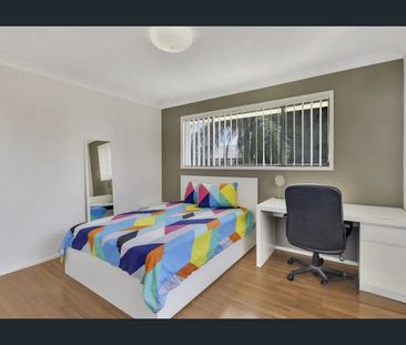 Perfect for 1 Adult – Rooming Accommodation - Photo 4