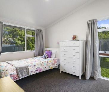 A fully renovated home with fully fenced section - Photo 4