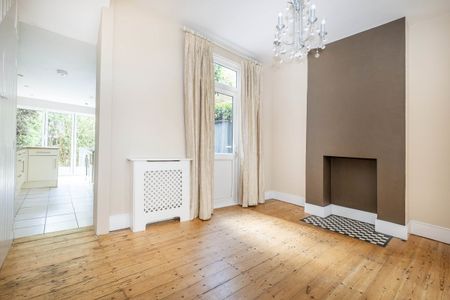 4 bedroom terraced house to rent - Photo 4