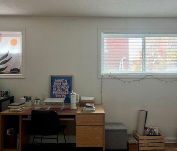 For Lease - 8 Carlotta Avenue Unit# B, Vanier and Kingsview Park, O... - Photo 3