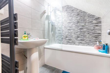 5 bedroom apartment to rent - Photo 3