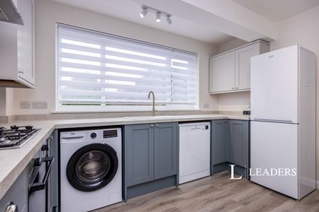2 bedroom apartment to rent Berkeley Court, London Road, GU1 - Photo 2