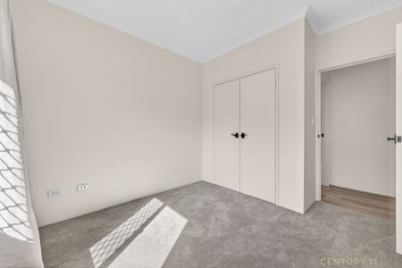 Low Maintenance Villa in Prime Location - Photo 5