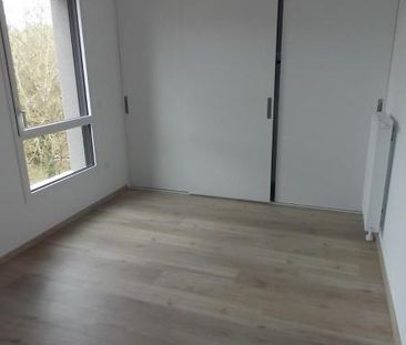 Location Appartement 3 pièces 63m² ST CYR SUR LOIRE 37540 - Photo 2