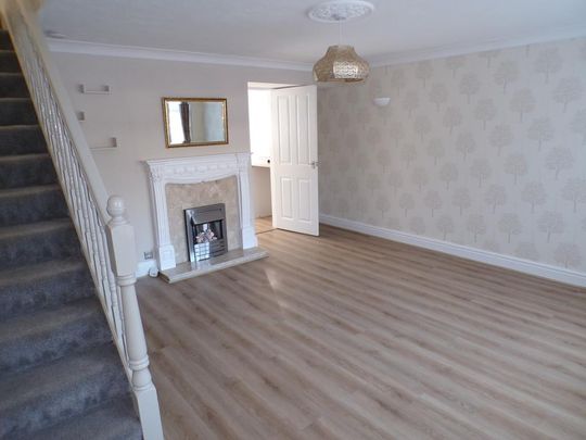 3 bedroom semi-detached house to rent - Photo 1