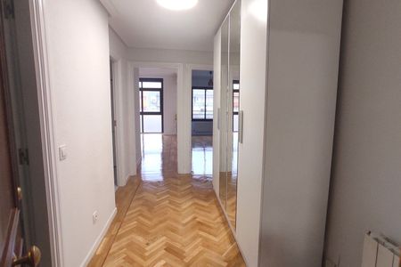 Piso de alquiler en Adelfas - Photo 4