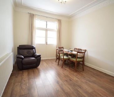 4 bedroom flat to rent - Photo 6
