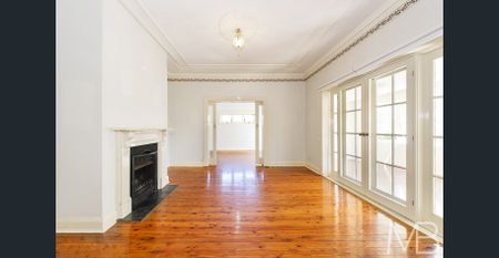 FAMILY RETREAT IN PREMIER EAST SIDE - Photo 2