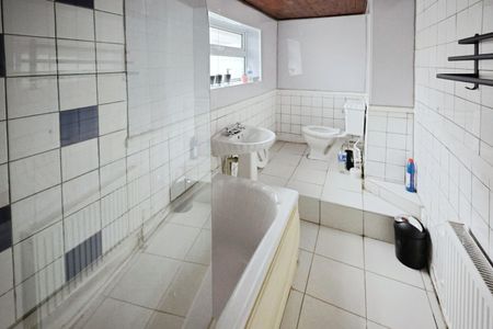 2 bedroom House To Let - Photo 5