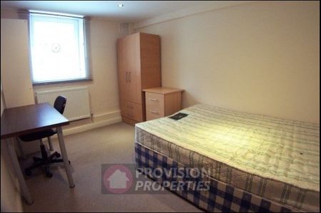 6 Bed Properties Hyde Park - Photo 4