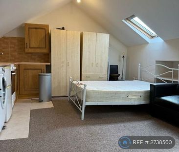 Studio to rent - Photo 2