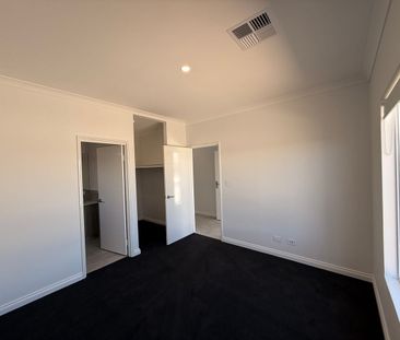 8 Lighthouse Grove, Madora Bay, WA 6210 - Photo 2