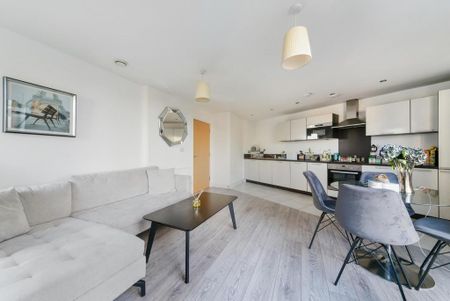 3 bedroom apartment to rent - Photo 2