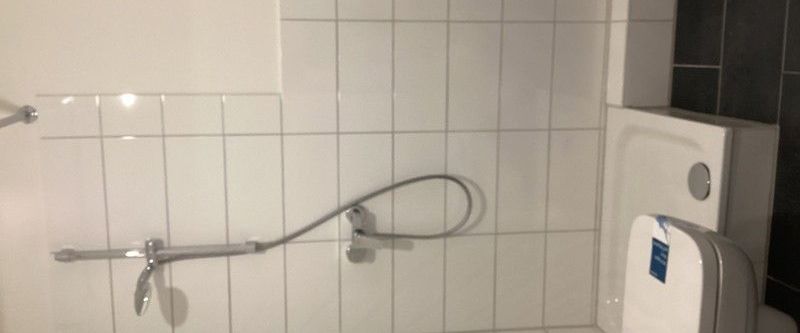 Stop! Sanierte 2-Zimmer-Wohnung mit Balkon und einem Aufzug, sofort anmietbar! - Foto 1