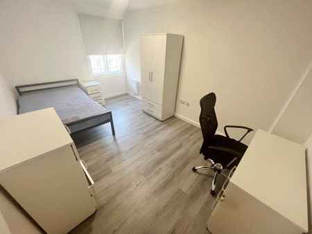 2 bedroom flat to rent - Photo 3