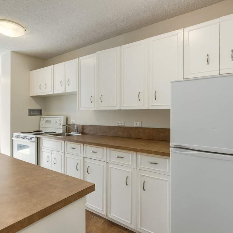 Classic Suite - 1 Bedroom - Photo 1