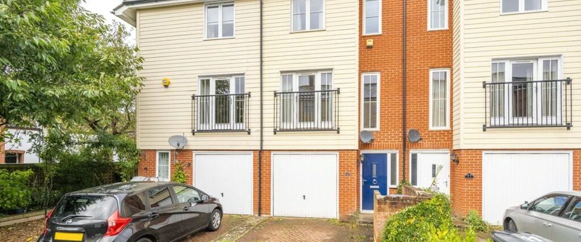 3 bedroom house to rent Priory Gardens, Sudbury, CO10 - Photo 1