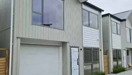 Brand new 2 storey - Photo 5