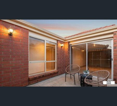 10 Cutlass Walk, Seaford Rise, SA 5169 - Photo 5