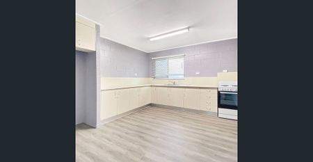 Stylish Living in the Heart of Aitkenvale - Photo 4