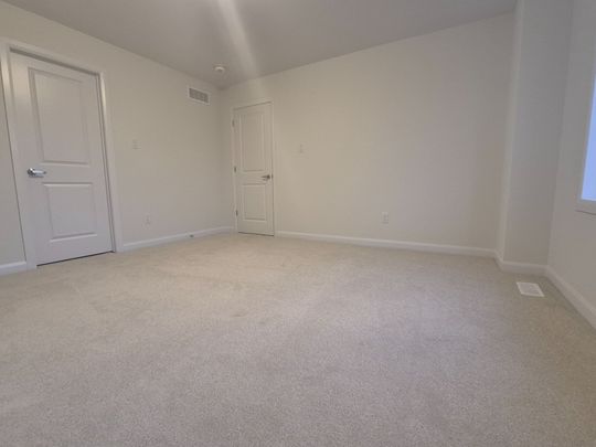 For Lease - 139 INVENTION Boulevard, Kanata, Ontario - Photo 1