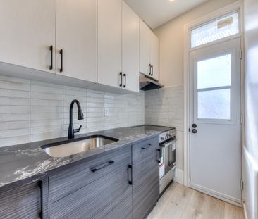 Appartement de 2 chambres entièrement rénové à NDG, à côté du campu... - Photo 2