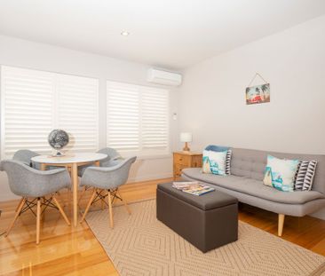 Location, style and quality! - Photo 1