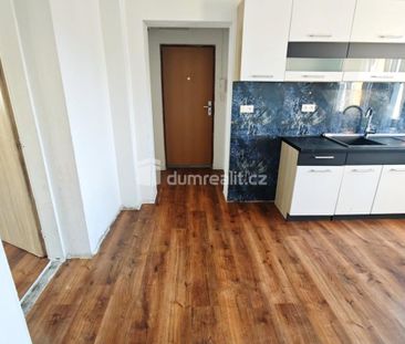 Pronájem bytu 2+1 70 m2 - Photo 1