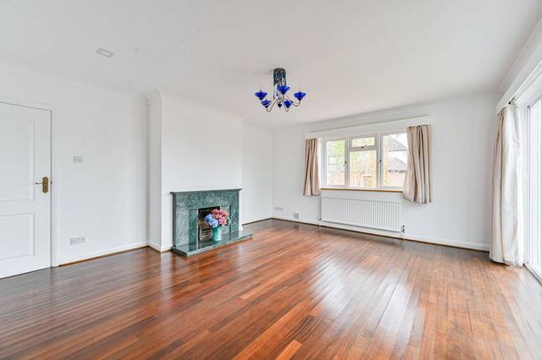 4 bedroom detached house to rent - Photo 1