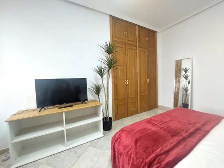 Calle Sanz Raso, Madrid, Community of Madrid 28038 - Photo 2