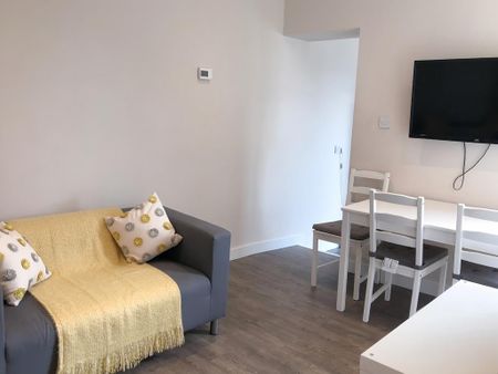 5 bedroom flat share to rent - Photo 3