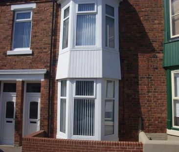 3 bedroom flat to rent - Photo 1