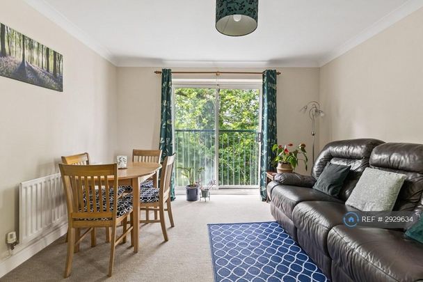 2 bedroom flat to rent - Photo 1