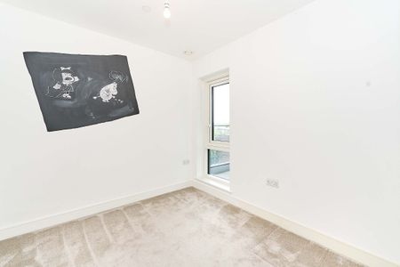 Trafalgar House, Dickens Yard, Longfield Avenue, London, W5 2TJ - Photo 3