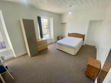 4 bedroom house to rent - Photo 3